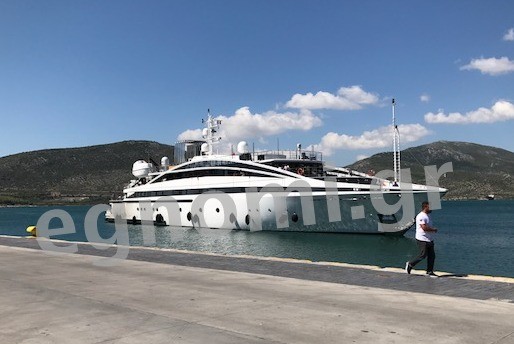      mega yacht    