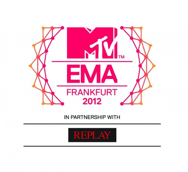 ΣΑΡΩΣΑΝ ΤΑ ΒΡΑΒΕΙΑ «2012 MTV EMA»!