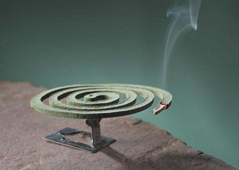 Προσοχή! Ο καπνός από ένα “φιδάκι” για κουνούπια είναι τοξικός όσο 100 τσιγάρα!