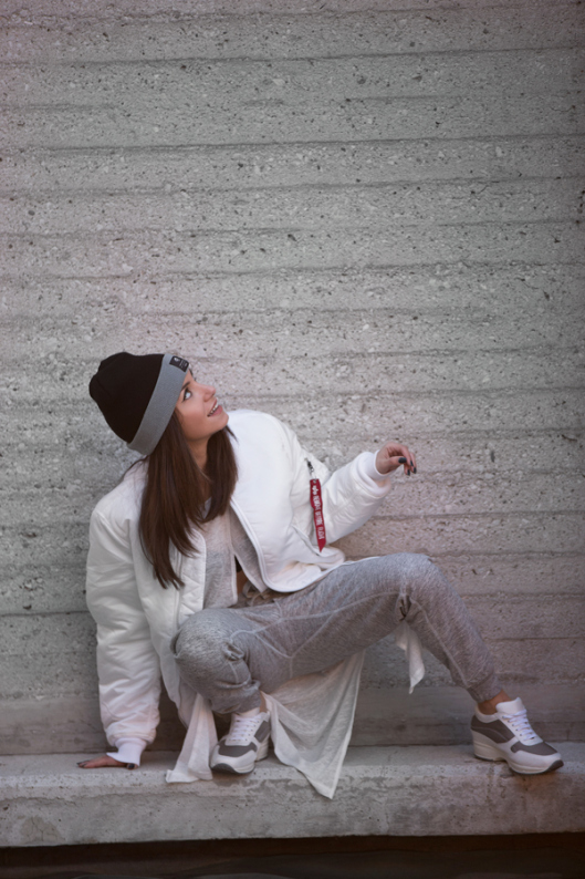 Πως θα ακολουθήσετε και θα παρακολουθείτε την πανέμορφη fashion blogger Χριστίνα Φωκά;