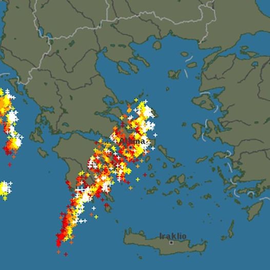 ΑΠΙΣΤΕΥΤΟ : Μέσα σε μία ώρα, σημειώθηκε το 1/10 της ετήσιας βροχόπτωσης στην Αττική