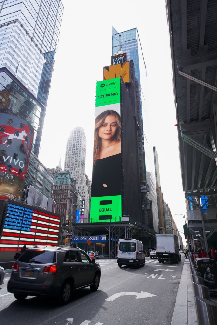 Στεφανία Λυμπερακάκη : Τώρα και σε Billboard στην Times Square.