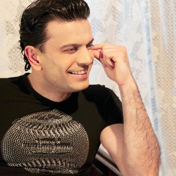 Yiotis Fotiadis : Έδωσε συνέντευξη στο Newspistol Tv και μας παρουσίασε το νέο του Single !