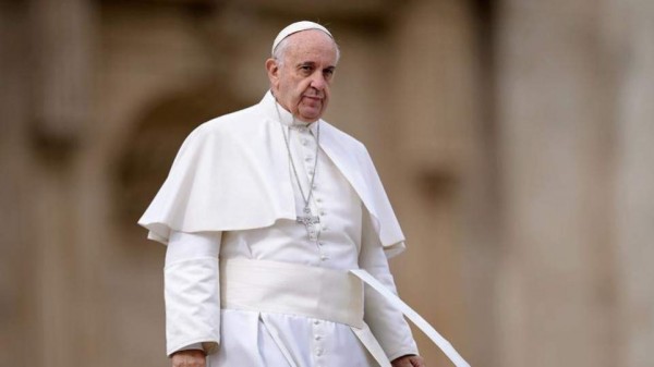 Πάπας Φραγκίσκος: «Ο Θεός αγαπά και προστατεύει τους ανθρώπους που αισθάνονται έλξη για το ίδιο φύλο»